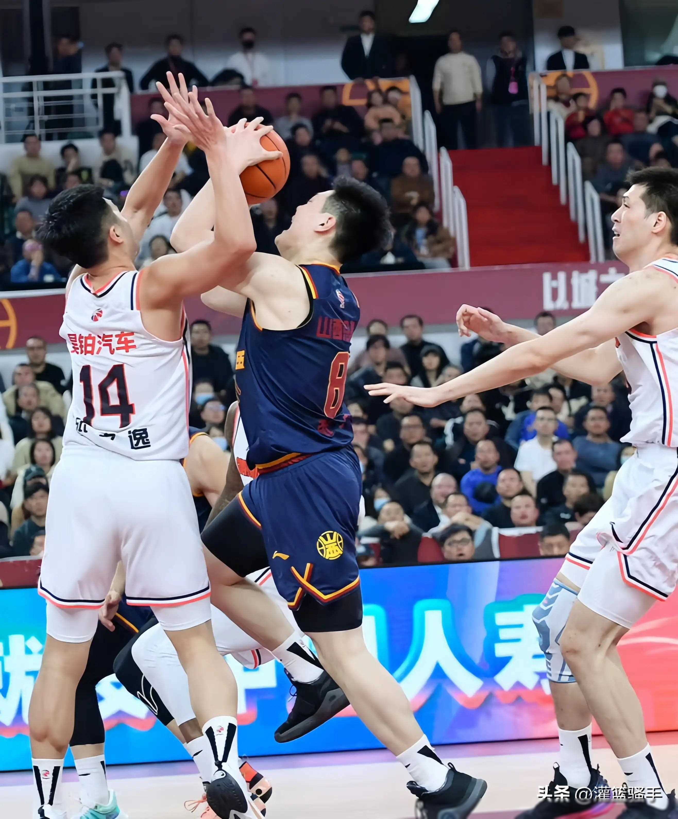 包含加时末段体能课后，孟菲斯灰熊刷新队史纪录备战CBA季后赛，底气十足，赛程密集仍需轮换的词条