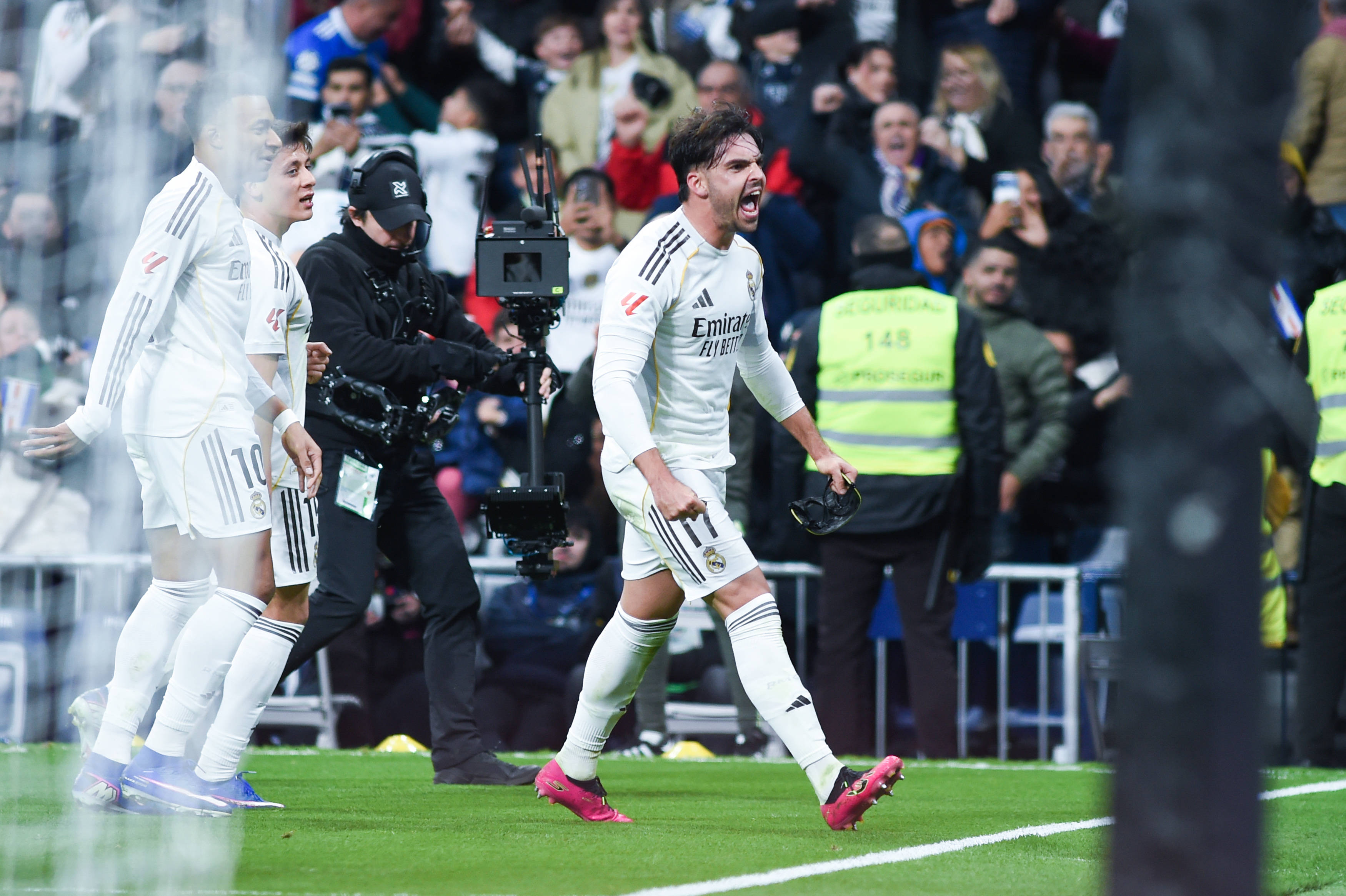 关于梅西在皇家马德里比赛中比分优势明显，关键助攻引发热议！的信息