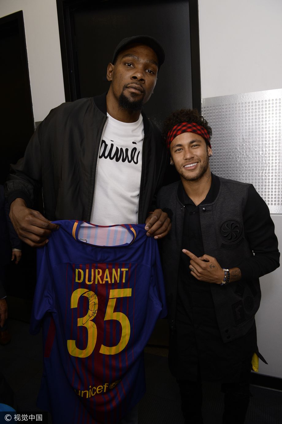  内马尔复出两场又伤退 